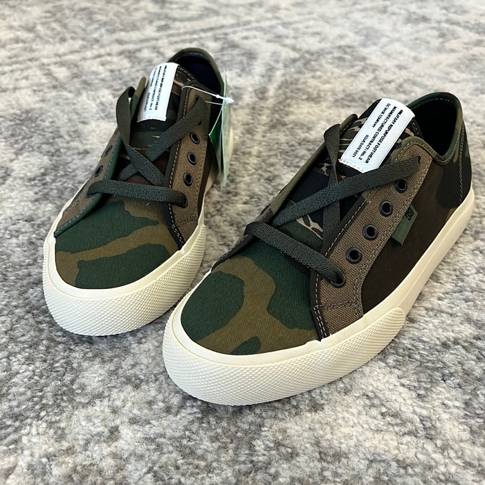 NWT DC Camo Sneakers